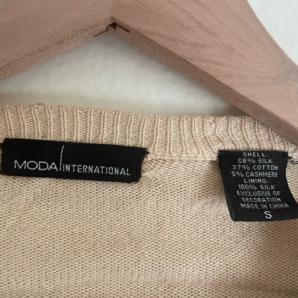 Moda INTERNATIONAL. Detailed beading. Sweater. - Picture 4 of 4